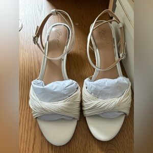 Badgley Mischka Cream Heeled Sandals